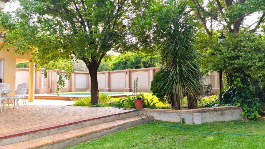 8 Bedroom Property for Sale in Waverley Free State